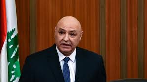 الرئيس اللبناني يطالب فرنسا بالضغط على إسرائيل للانسحاب الكامل ووقف الانتهاكات